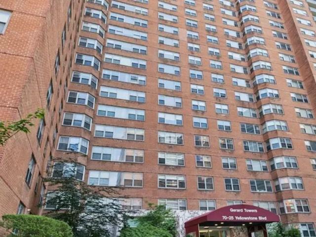 Apartment for sale in Queens, Arverne