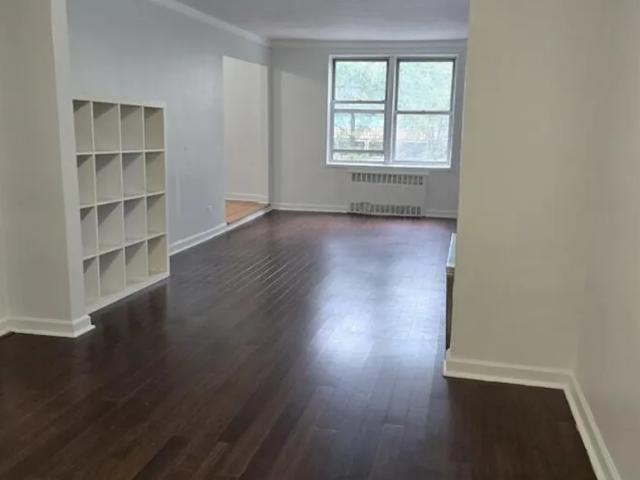 Apartment for sale in Queens, Arverne