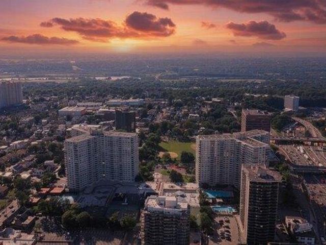 Condo for sale in Fort Lee, New Jersey