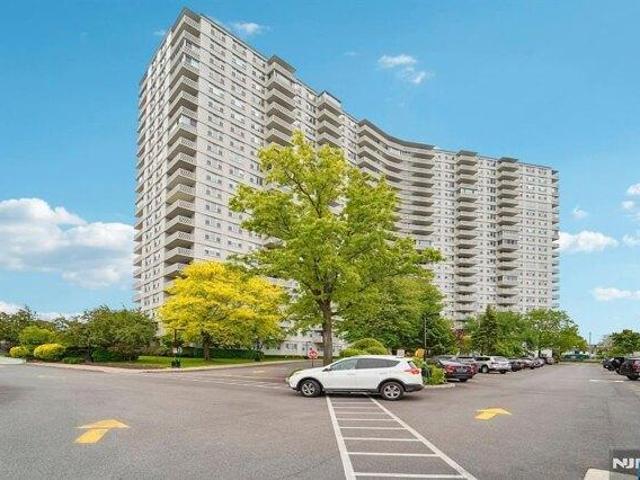 Condo for sale in Fort Lee, New Jersey