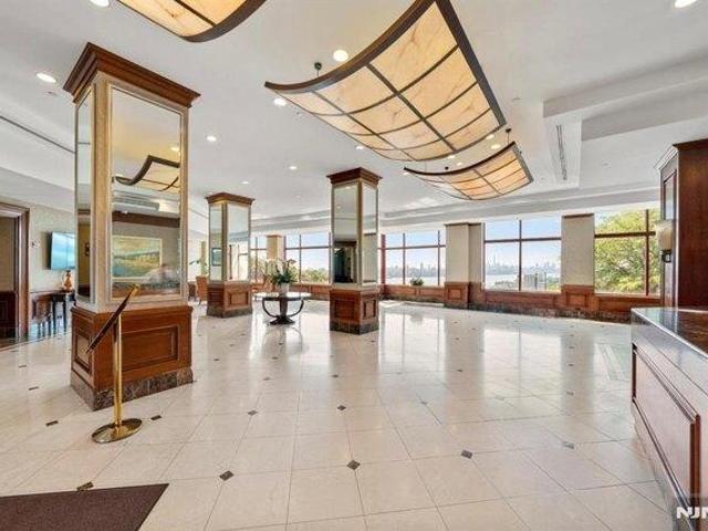 Condo for sale in Fort Lee, New Jersey