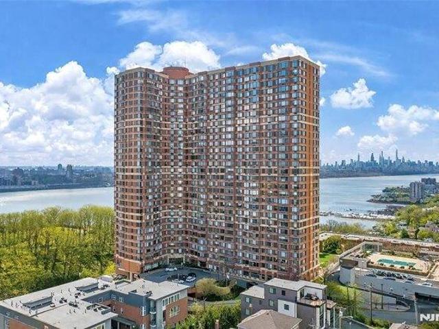 Condo for sale in Fort Lee, Bergen County