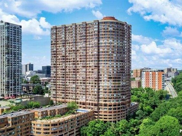 Condo for sale in Fort Lee, New Jersey