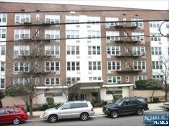 Condo for sale in Fort Lee, New Jersey