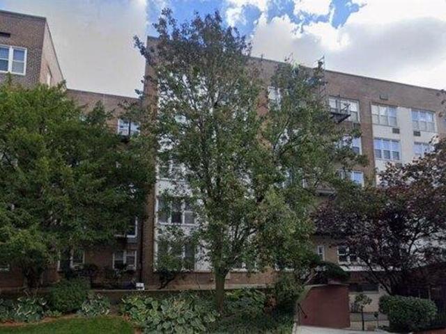 Condo for sale in Fort Lee, New Jersey