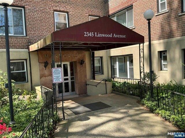 Condo for sale in Fort Lee, New Jersey