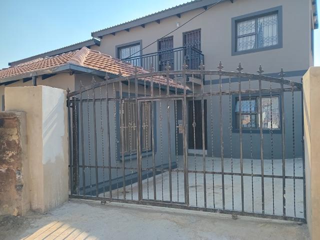 House for rent in Cosmo Business Park, Roodepoort
