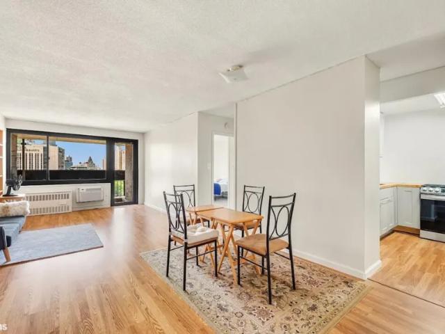 Apartment for sale in Arverne, New York