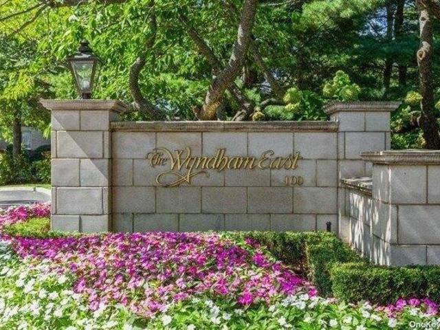 Condo for sale in Garden City