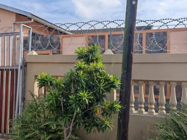 Property for rent in Seaview, Kwazulu-natal