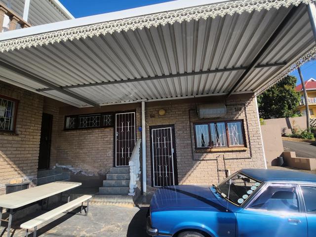 House for rent in Chatsworth
