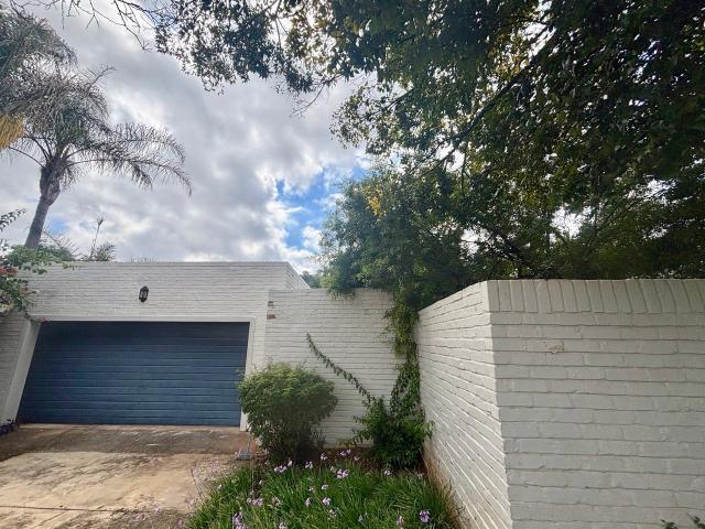 House for rent in Waterkloof, Gauteng