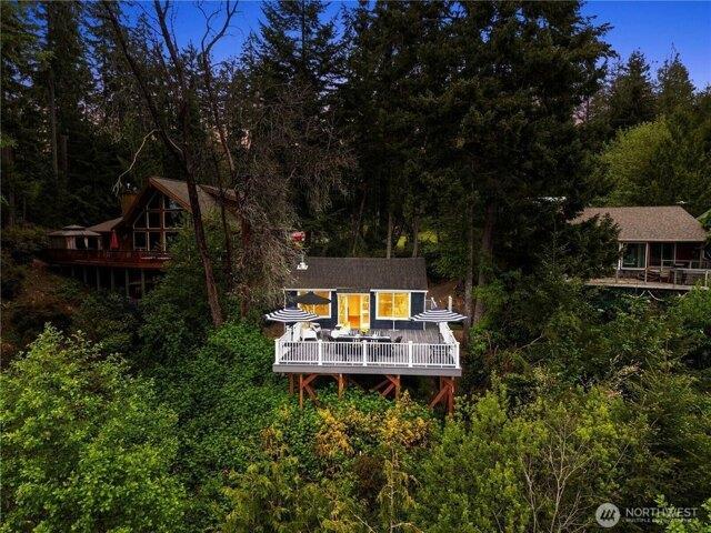House for sale in Grapeview