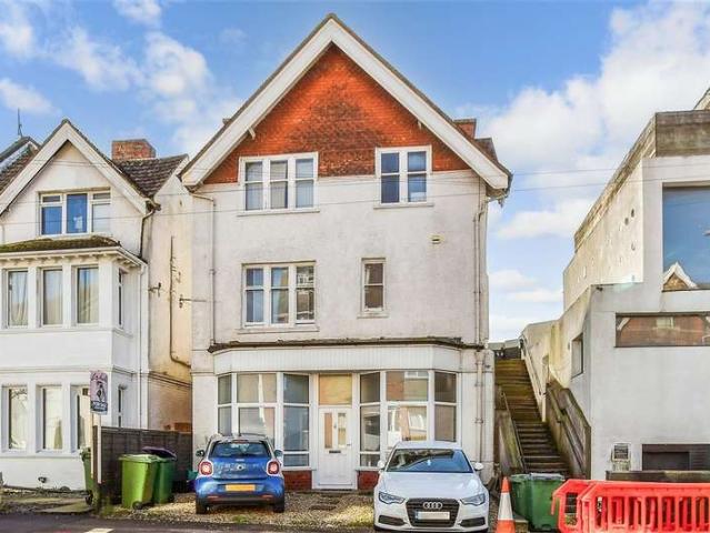 Flat for sale in Folkestone