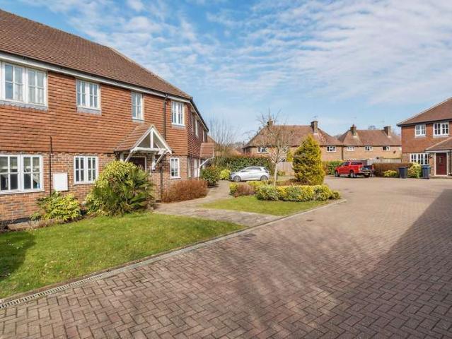 Flat for sale in Stonequarry, Perryfields