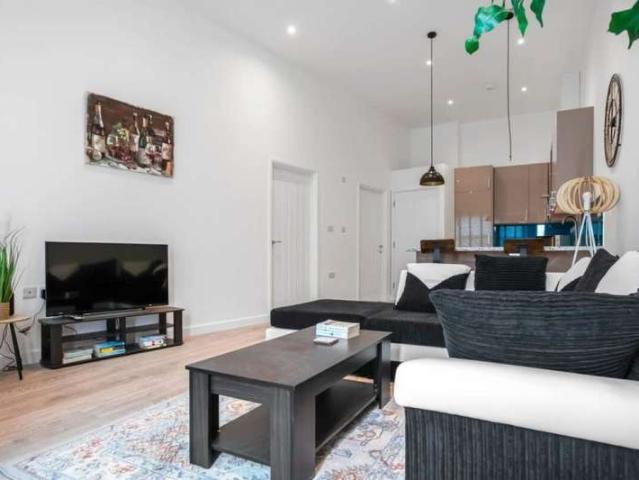 Flat for rent in Horsell, Woking