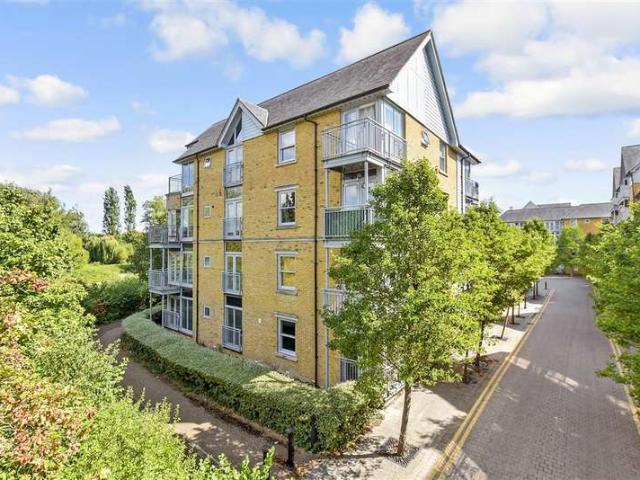 Flat for sale in Wincheap, The Bridge