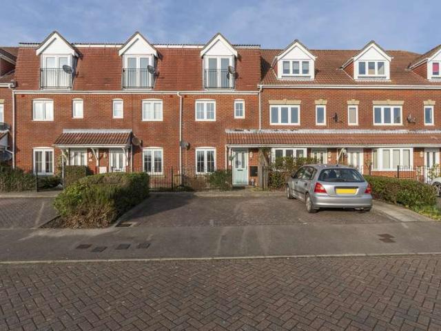 Flat for rent in Hamble-le-Rice, Eastleigh
