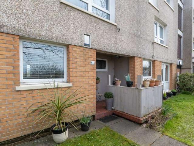 Flat for sale in Maryhill, Scotland