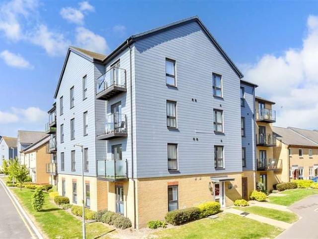 Flat for sale in Regent Quay, Oad Street