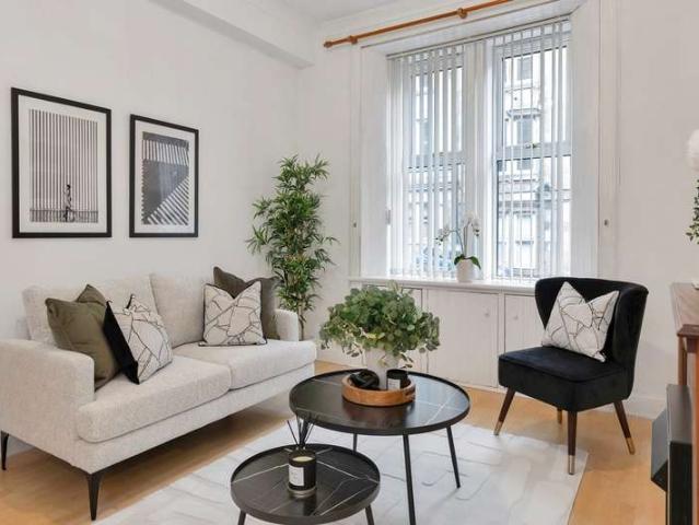 Flat for sale in Fountainbridge, Scotland