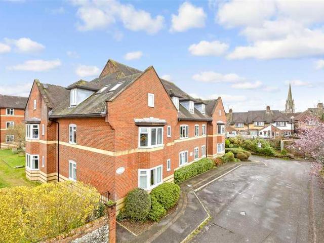 Flat for sale in Rose Hill, Pachesham Park