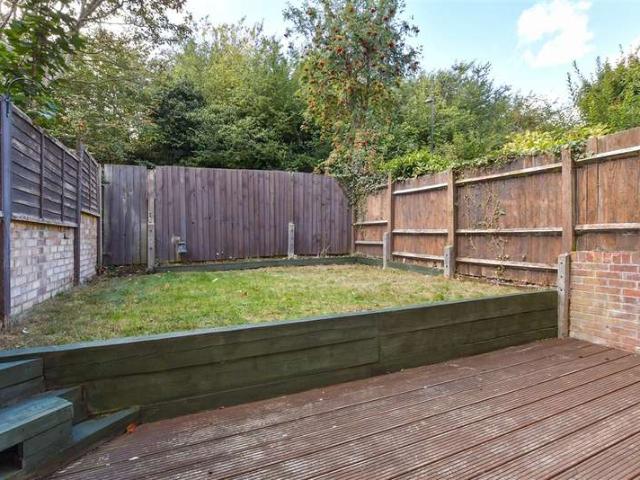 Flat for sale in Selsdon, Greater London