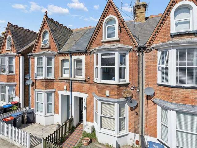 Flat for sale in Oxenden, The Bridge