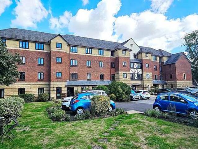Flat for sale in Wollaston, Amblecote