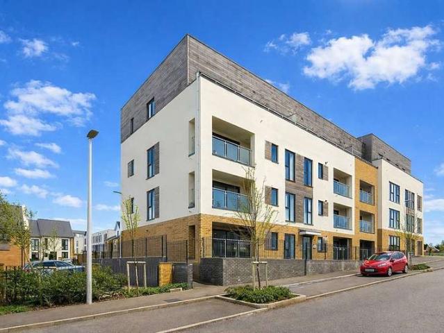 Flat for sale in Locking Parklands, Locking