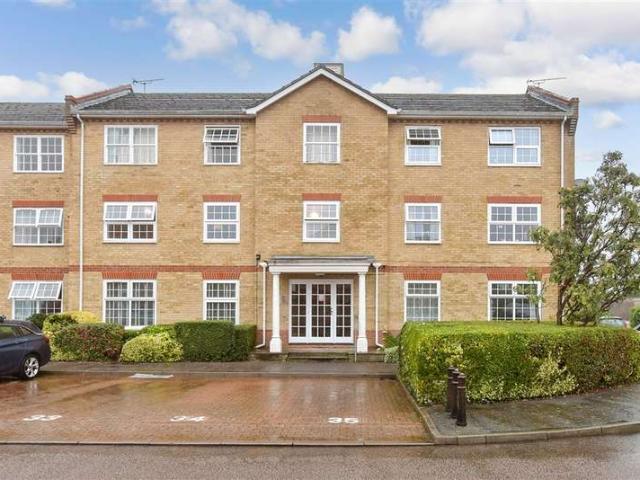 Flat for sale in Lower Walmer, Dover