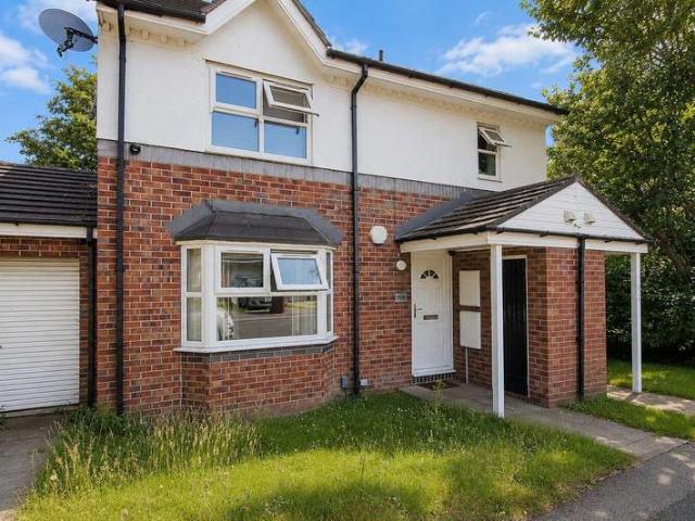 Flat for sale in Eastmoor, Heath