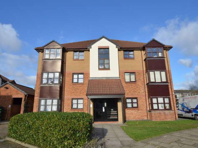 Flat for sale in Sudbury, Greater London