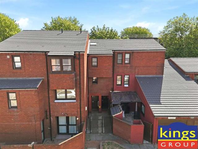 Flat for sale in Edmonton, Greater London