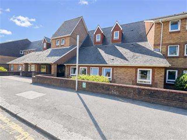 Flat for sale in Central, Heathlands