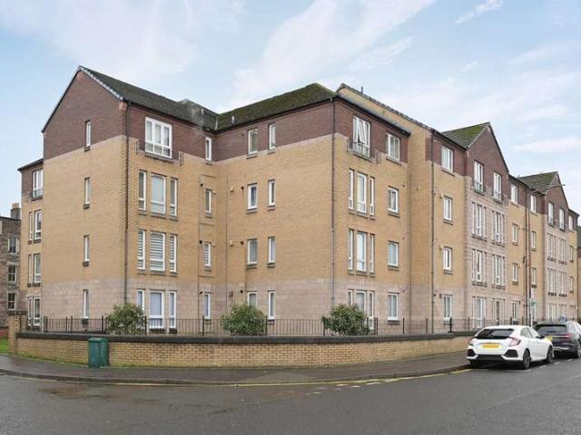 Flat for sale in Meadowbank, Scotland