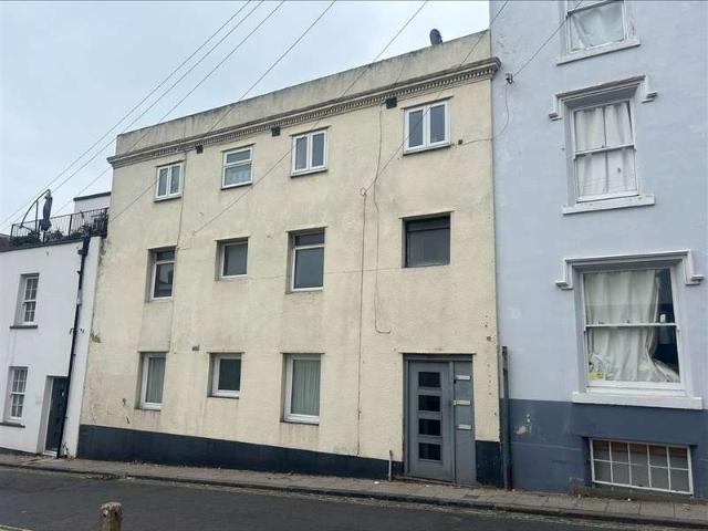 Flat for sale in East Cliff, Acol