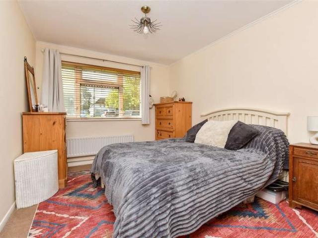 Flat for sale in Pachesham Park, Surrey
