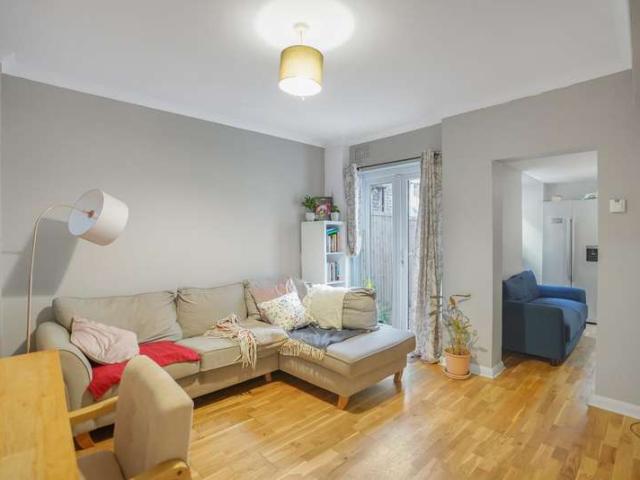 Flat for sale in London Borough of Lewisham, Greater London