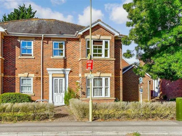 Flat for sale in Denmead, Hampshire