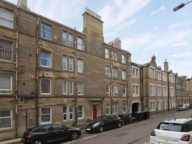 Flat for sale in Merchiston, Scotland