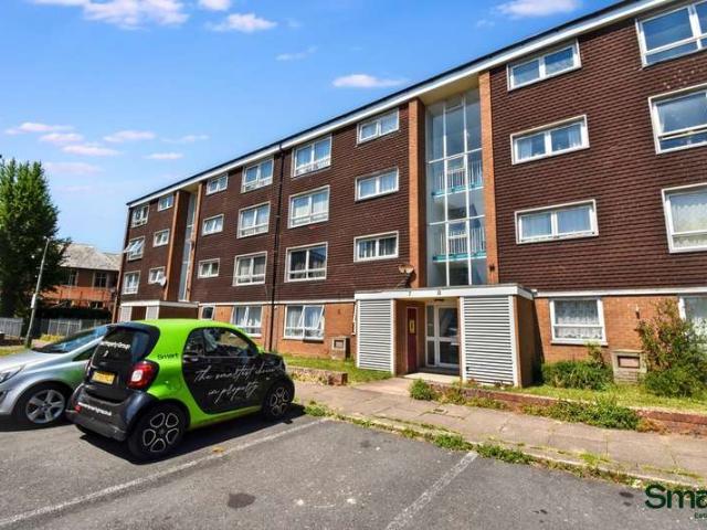 Flat for sale in Watergate, Devon