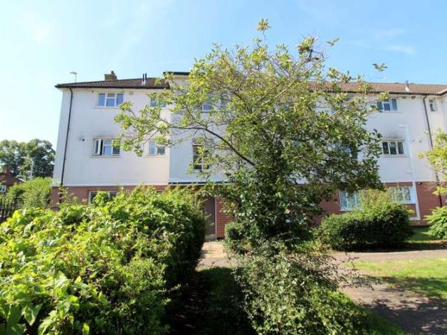 Flat for sale in Slough
