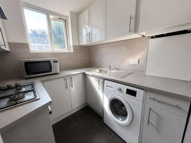 Flat for rent in Grays, Essex