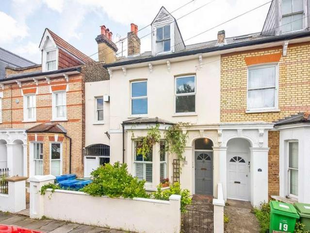 Flat for sale in East Dulwich, Greater London