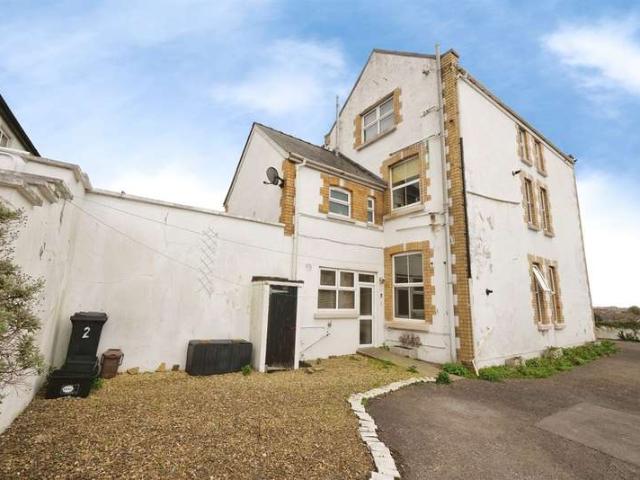 Flat for sale in Porthcawl, Newton
