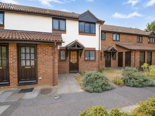 Flat for sale in West End, Heol-las