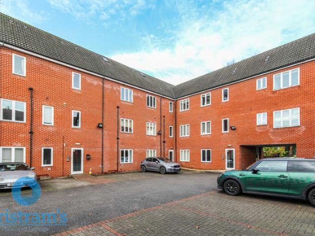 Flat for sale in Woodthorpe, Gedling