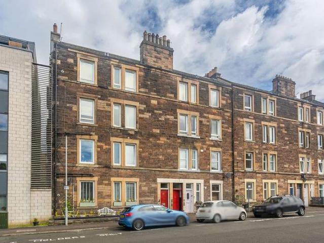 Flat for sale in Moat, Slateford