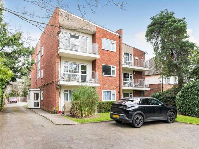 Flat for sale in London Borough of Bromley, Greater London